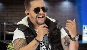 Morre o cantor sertanejo Kleber Oliveira por Covid-19