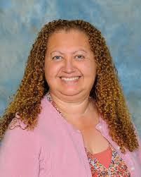 Elsa Santos's Instagram, Twitter & Facebook