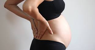 Bei ganz schlanken frauen kann man gegen ende der schwangerschaft oft schon von außen erkennen, dass das baby noch in der. Ischias In Der Schwangerschaft Tipps Ubungen Ratgeber Nerven