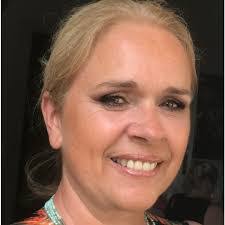 Sandra Weiler's Instagram, Twitter & Facebook