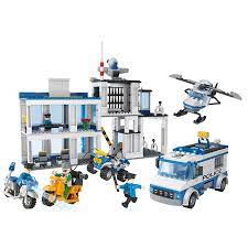 By car, train, ship or plane. Cogo Police Headquarter Rescue Station Construction Plastic Bricks Toy Cltoys
