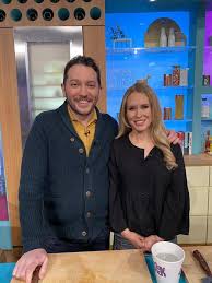 Find out about jon and lucy here, from 8 out of 10 cats to meet the richardsons. Sunday Brunch Host Forced To Apologise After Accidentally Giving Jon Richardson Non Vegan Dish
