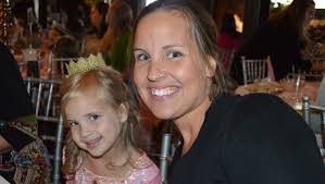 Jenny Blount's Instagram, Twitter & Facebook