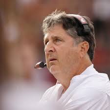 WSU football coach Leach looks to blend football and war leadership