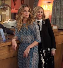 Morris for netflix, grace and frankie is an american comedy web television series that is great fun to watch! Women Comedy Tv Shows To Watch On Netflix 2020 Popsugar Entertainment