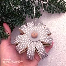 Anleitung Fur Christbaumkugeln Aus Papierstreifen Basteln Mit Papierstreifen Weihnachten Basteln Weihnachten Weihnachten Basteln Kita