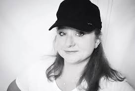 Amazon.com: Courtney Mroch: books, biography, latest update