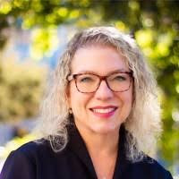 Stephanie Quinones Email & Phone Number