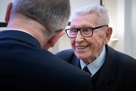 Uroczystość wręczenia Krzyży Wolności i Solidarności byłym działaczom NZS  Politechniki Warszawskiej z lat 1980–1989