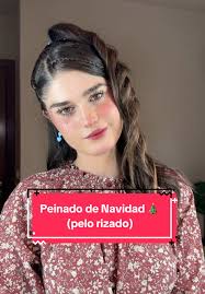 Peinados de Navidad para Pelo Rizado y Ondulado