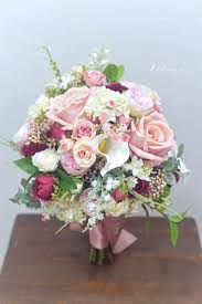artificial bouquet workshop 這是上次絲花球課的 學生作品 所有花材都由我們選配 上課時只需要用心製作 跟住步驟就可以完成 零經驗都可以做得到 如果想體驗 可以留言 絲花球課 索取資料