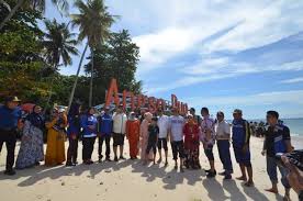 Cari disini, berapakah tiket masuk pantai jimbaran bali domestik? Pesta Pantai Pariaman Tahun 2019 Kunjungan Wisatawan Meningkat Ekonomi Bergairah Posmetro Padang