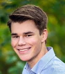 Linda Curbow's Instagram, Twitter & Facebook