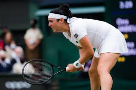 Jun 04, 2021 · against ons jabeur, the pole should expect a blend of power hitting and intelligent court craft. Ons Jabeur Sells His Wimbledon Racket At Auction To Help Tunisian Hospitals Against Covid Archysport