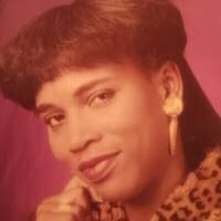 Roxanne Newton's Instagram, Twitter & Facebook