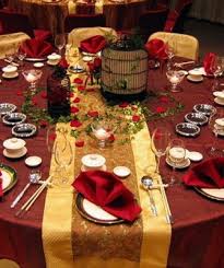 كيفية تزيين طاولة مع المناديل الورقية الأنسجة