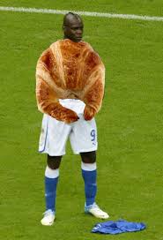 Mario balotelli falando que zlatan ibrahimovic foi o jogador que mais fez ele aprimorar seu futebol. Mario Balotelli Memes Mirror Online