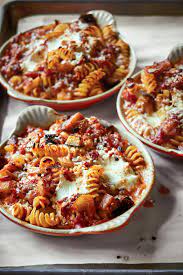 Baked Pasta With Tomatoes Eggplant Recipe Recipes Food Meal Train Recipes