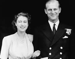 We wtorek monarchini urządziła przyjęcie w buckingham palace związane ze szczytem nato. Uzzimz6p6aftkm