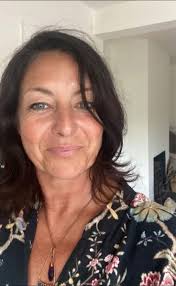 Short haircut for older Ladies