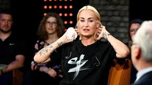 Stars ungeschminkt erkennt ihr den promi ohne make up. Sarah Connor Weint Im Fernsehen Video