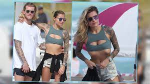 As per reports, thomalla was caught passionately kissing karius on a beach in miami on december 28, the couple now lives together in turkey. Sophia Thomalla Und Loris Karius Eine Neue Liebesromanze Unter Stars