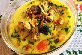 Bentuk perut sapi yang menyerupai selimut atau handuk menjadikaannya terkadang disebut soto handuk. Ini 3 Resep Soto Babat Yang Enak Dimakan Saat Hujan Hangat Dan Segar Orami