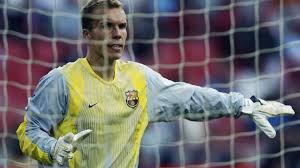Born 15 may 1970) is a dutch football manager who is the current head coach of the netherlands national team. Book Review A Life Too Short The Tragedy Of Robert Enke