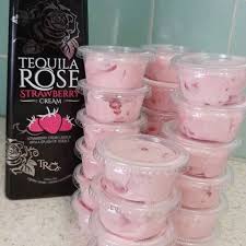 Add the ice and shake to chill. Instagram User Sends People Wild With Impressive Whipped Cream Tequila Rose Shots Recipe Ok Magazine