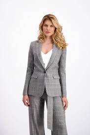 Die länge des hosenbeins kann von kurz bis maximal lang variieren. Anzuge Fur Damen Elegante Hosenanzuge Und Kostume Fur Hochzeit Und Business Im Angebot Von Lavard
