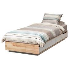I letti con contenitore sono la soluzione perfetta per le abitazioni con ambienti piccoli. Slakt Struttura Letto Contenit Base Doghe Bianco 90x200 Cm Ikea It Giroletto Idee Ikea Base Letto