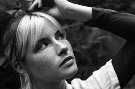 Basking in the Sweet Heat of h. pruz's "Dark Sun," a Love-Soaked Indie Folk  Daydream