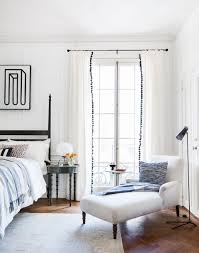 I love to decorate my house with minimum possible items. Outdated Apartment Decorating Ideas To Make Your Space Feel Fresh Apartment Decor Apartment Decorating Rental Home Decor Trends