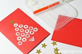 Cd's are a great way to make christmas cards! 12 Easy Homemade Christmas Card Ideas For Kids Mums Make Lists