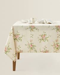 You can find square, rectangular, and circular tablecloths that will work well on everything from elegant dining tables to portable card tables. Tablecloths Zara Home