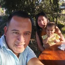 Padre, entrego esta nuevo día en tus manos. Cuida de mi, de mi familia y de  mis amigos. Líbranos de todo mal 🙏 🌹buenos días🌹