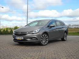 Oficjalne informacje na temat szóstej generacji opla astry pojawiły się już w lipcu 2019 roku. Opel Astra Sports Tourer Pakowne Kombi Z Oszczednym Dieslem