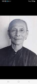 Talking to a taxi driver who is the uncle of a tea farmer I know, he said  he used to work at the farm making tea until he became ill. In the