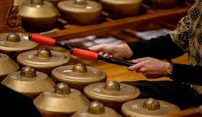 Alat musik ini berasal dari jepang yang memiliki 3 buah dawai. Terlengkap Alat Musik Tradisional Jawa Tengah Dan Gambarnya