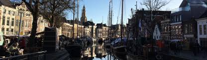 Noorderbinnensingel , derde straatje, tussen grote kruisstraat en grote rozenstraat gezien naar het. Winterwelvaart Historische Schiffe Groningen Info De