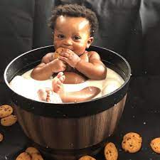 Breast milk baths are a way to use breast milk that you may not be able to safely feed to your baby, such as when: How And Why To Give A Breast Milk Bath For Baby Exclusive Pumping