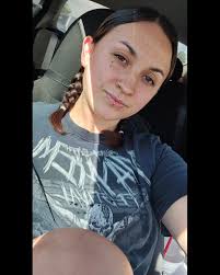 Hi everyone I had almost five years of sobriety and threw it in the trash  for my narcissistic ex girlfriend because I just wanted the love and to be  seen... I drank