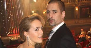 V poslední době většina zpráv v médiích ohledně vondráčkové byla věnována soudu mezi ní a plekancem. Plekanec Si Privezl Syny Z Kanady Vondrackova Zustala Za Morem Blesk Cz