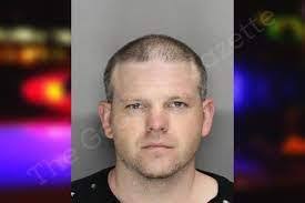 Derek Laramore's Instagram, Twitter & Facebook