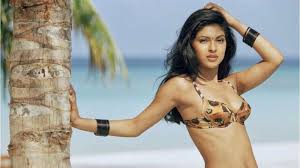 Priyanka Chopra poses in bikini, bindi, bangles in old pic; Nick, Ranveer  react 