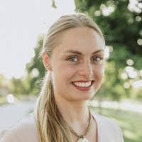 Lisa Laguna's Instagram, Twitter & Facebook