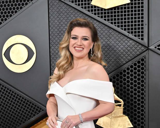 Why Kelly Clarkson is "Humbled" After Talk Show Hiatus