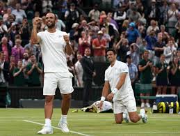 Juan sebastián cabal y robert farah, lideran el ranking de dobles carrera atp a londres después de ganar por segundo año consecutivo el masters 1000 de roma, la dupla colombiana juan sebastián cabal y robert farah lograron llegar a 2.280 puntos y ascender a la primera posición del. La Historia De La Dupla Colombiana Que Conquisto Wimbledon Tendencias Portafolio