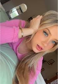 Christina Crouch's Instagram, Twitter & Facebook