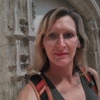 Michelle Earls's Instagram, Twitter & Facebook